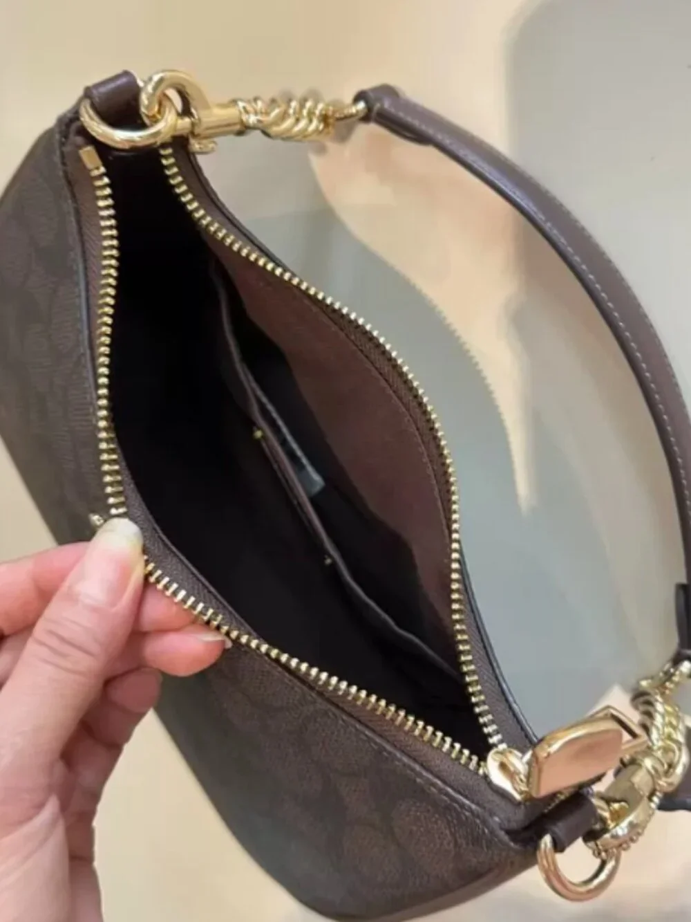 Signature Brown Canvas Shoulder Bag Crossbody Purse Gold Chain Detail Excellent